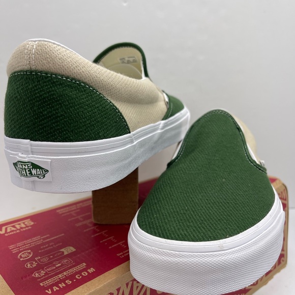 Vans Men’s Classic Slip-On
Twill Turtledove/Green
VN0A5JLXCOB Sneakers - Picture 6 of 16